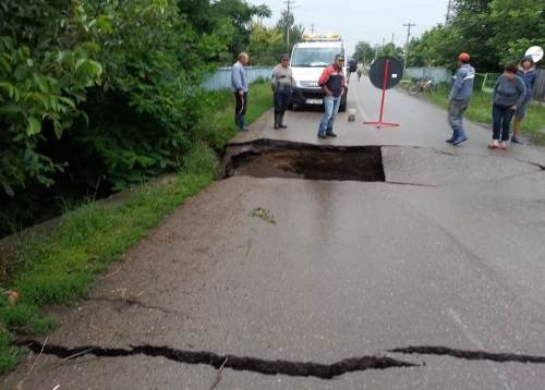 DJDP efectuează lucrări la podul surpat de la Ştiubieni pentru a da drumul la circulaţia rutieră