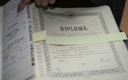 Adeverinţa de BAC eliberată în România în locul diplomei, refuzată de universităţile germane