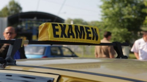 Cum să iei permisul mai ușor? Metoda inventată de un instructor auto din România