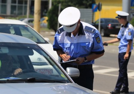 Tânăr depistat în trafic fără a poseda permis de conducere