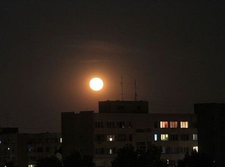 Apare în weekend: SuperLuna. Ce spune credința populară despre acest fenomen