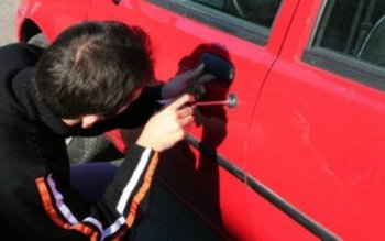 Patru tineri reținuți de jandarmi …