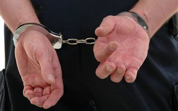 Tânăr bănuit de comiterea mai …