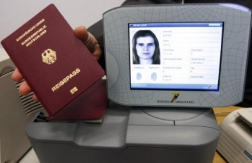 Peste un milion de moldoveni deţin paşaport biometric
