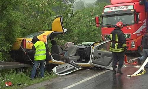O tânără din Botoşani şi+a pierdut viaţa într-un grav accident de circulaţie pe DN 2