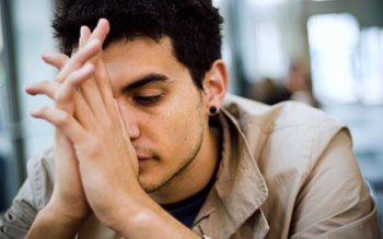 Bolile care apar din cauza …