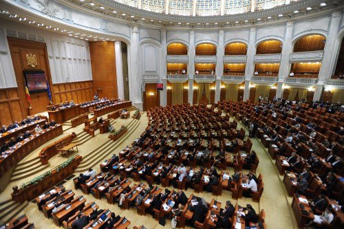Parlamentarii se întorc din vacanță: Astăzi începe sesiunea ordinară de toamnă