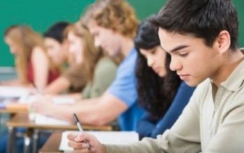 Elevii pot beneficia de credite …