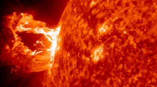 A avut loc o erupţie solară puternică, iar radiaţiile au ajuns deja pe Pământ. Ce anunţă NASA?