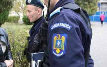 Jandarmii botoşăneni alături de elevi …