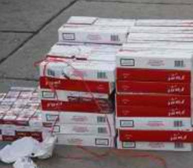 Depistaţi în timp ce transportau peste 1000 de pachete de ţigări de contrabandă