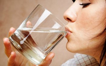 Apa îmbuteliată vs cea de …