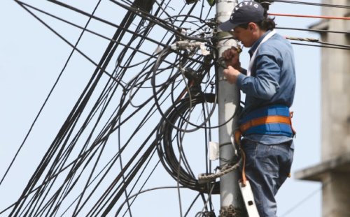 Mai multe localităţi din județul Botoșani rămân astăzi fără energie electrică! Vezi care!