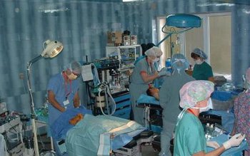 Echipa de doctori americani Medical …