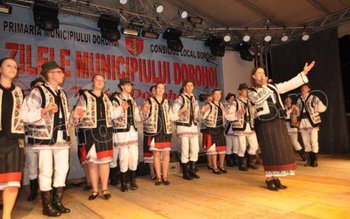 Dans, cântec și voie bună …