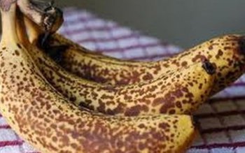 Ce păţeşti dacă mănânci banane …