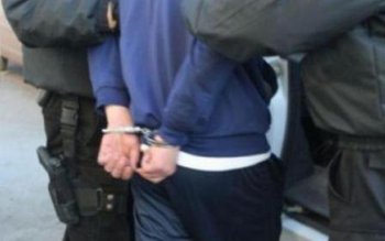 Un tânăr care manifesta un …