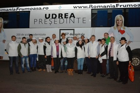 Un numeros grup de membrii PMP Botoșani, au participat la caravana pentru promovarea Elenei Udrea