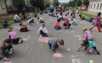 Aproape 20.000 de copii instituţionalizaţi …