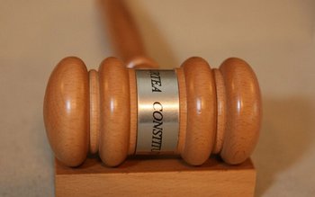 CCR decide vineri asupra validării …