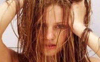 Ai părul gras şi vrei …