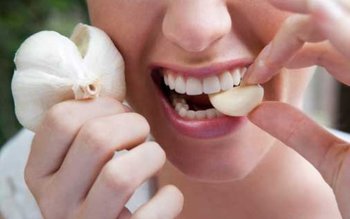 Cura cu usturoi alungă cancerul …