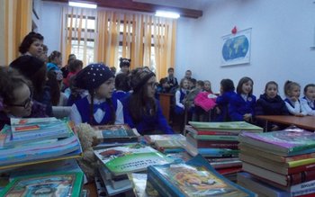 Donare de carte la Centrul …