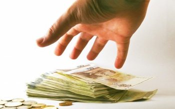 Bugetarii care au câştigat procese …