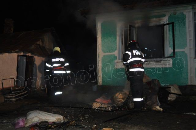 Incendiu izbucnit la o casă situată pe strada Cronicar Neculce din Dorohoi lichidat de pompieri