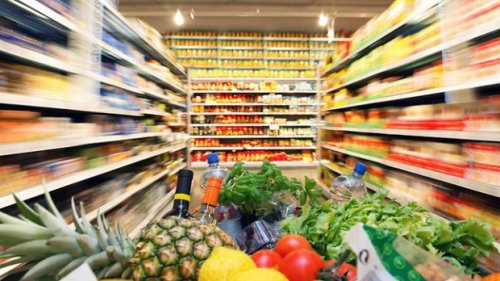 Din decembrie, se schimbă etichetele alimentelor vândute în supermarket