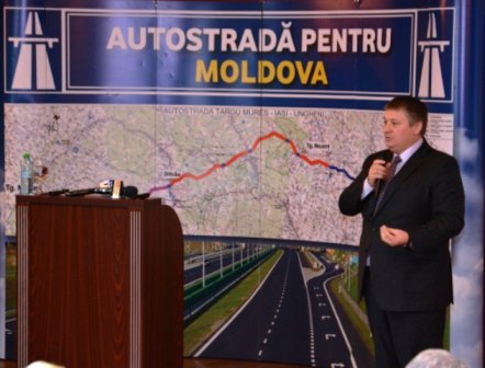 Dezbaterea publică „Autostrada pentru Moldova” a adunat la Piatra Neamţ peste 100 de susţinători ai autostrăzii Moldova - Transilvania