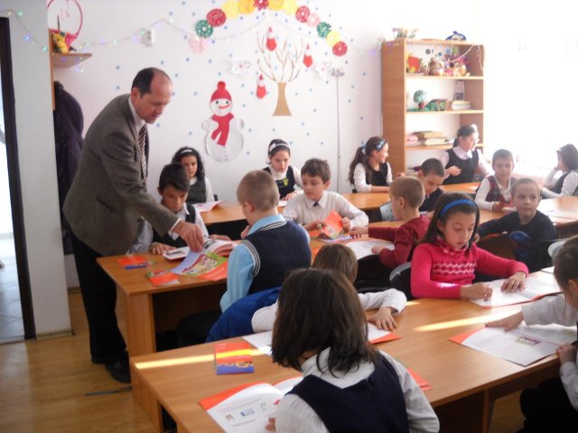Peste 700 de copii din 22 de unităţi de învăţământ din Moldova au aflat de la reprezentanţii E.ON și I.S.U. cum să utilizeze corect sursele de energie