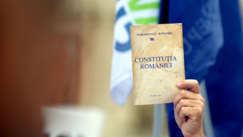 CCR: Ordonanţa traseismului politic, neconstituţională. Parlamentul va decide în privinţa mandatelor