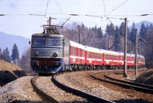 CFR: Trenurile de pe cele mai solicitate rute vor avea vagoane suplimentare de sărbători