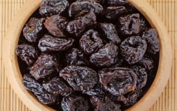 Prunele uscate, fructul de sezon …