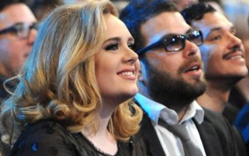 Adele s-a despărţit de iubitul …