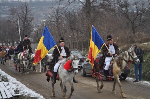 Datini, tradiții și obiceiuri: Cupluri de aur și performanța premiate la Ziua comunei Văculești 2014 - VIDEO/FOTO