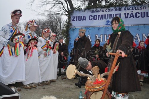 Ziua comunei Văculești 2014: Ansamblul Folcloric „Cordăreanca” – VIDEO/FOTO