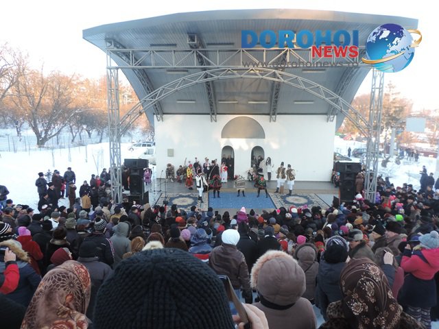 Sute de oameni prezenți la Festivalul de Datini şi Obiceiuri de la Pomârla - FOTO