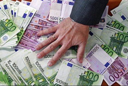 Încă o ţară din Europa trece la moneda euro