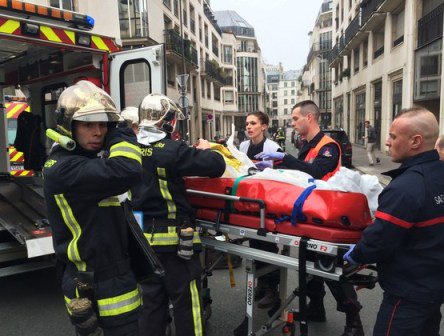 Un polițist care ancheta atentatul de la Charlie Hebdo s-a sinucis