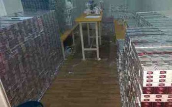 Peste 40.000 pachete ţigarete ascunse …