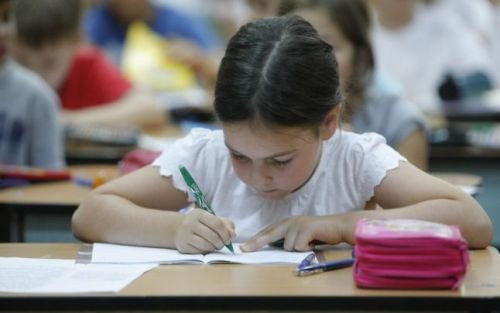 Ministerul Educaţiei a publicat noua programă şcolară pentru clasele a III-a şi a IV-a