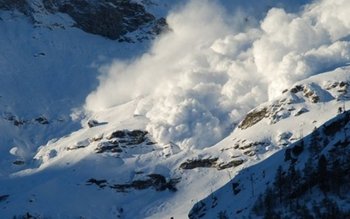 Atenție botoșăneni! Avertizare de avalanşe …