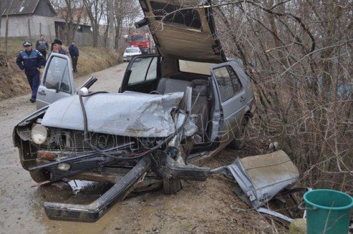 Accident grav produs la Șendriceni. O persoană a decedat iar alte patru au fost rănite