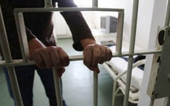 Bătăuși cercetaţi în stare de …