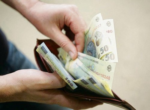 Salarii mai mari de la 1 ianuarie 2016. Cine va beneficia de creşteri