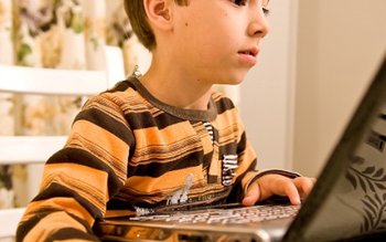 O copilărie trăită într-o lume …