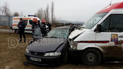 Impact violent între o autoutilitară și un autoturism pe DN 29B Dorohoi-Botoșani, în localitatea Leorda