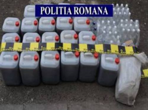 Update percheziții: Peste 49.000 de ţigarete şi aproape o jumătate de tonă de băuturi alcoolice confiscate de poliţişti